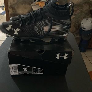 Under armor low spotlight cleats